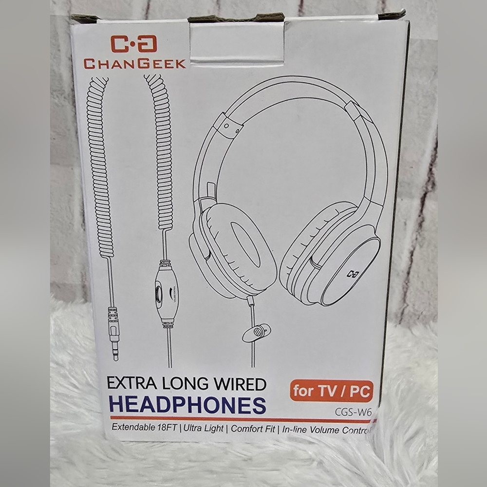 Extra Long Wired Headphones – 18FT Cord + Volume Control Changeek